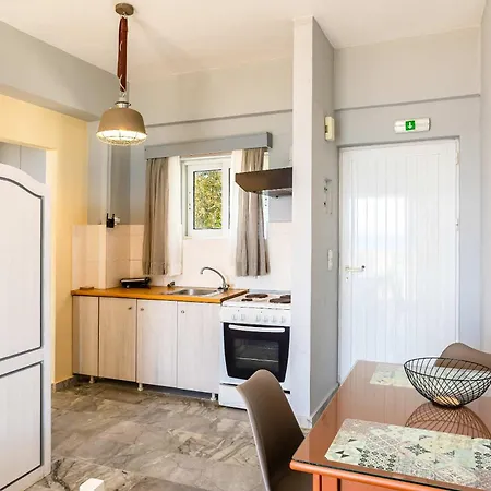 Beachfront Nest Memi Koroni-seaheaven House B1 公寓 Koróni